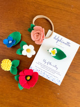 Load image into Gallery viewer, Daisy Hair Clip l April Birth Month Flower
