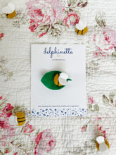 Load image into Gallery viewer, Bee Hair Clip