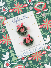Load image into Gallery viewer, Mini Christmas Wreath Hair Clips
